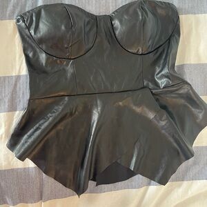 VENUS Elegant Black Strapless Top